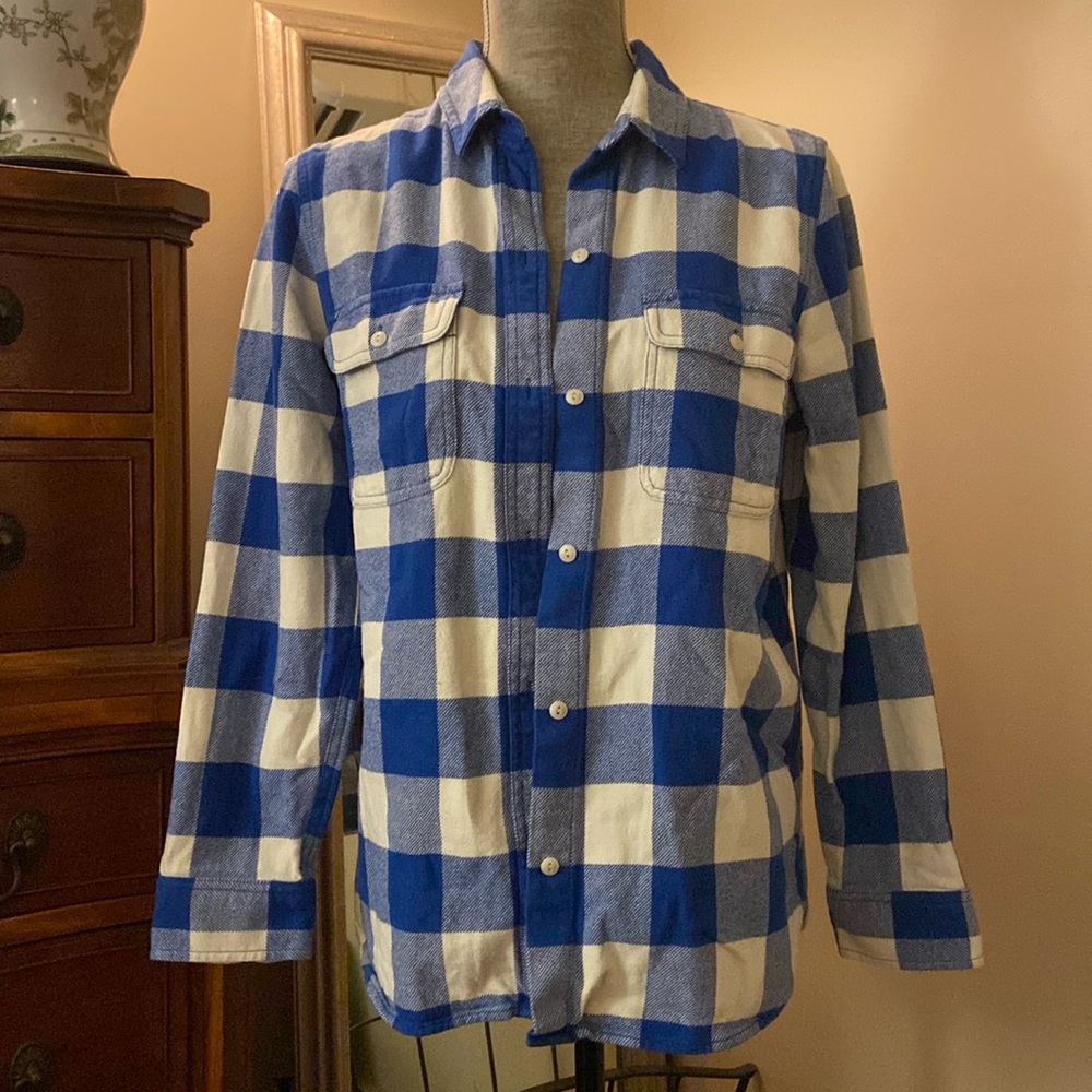 Madewell classic button up blue and white plaid cotton flannel top